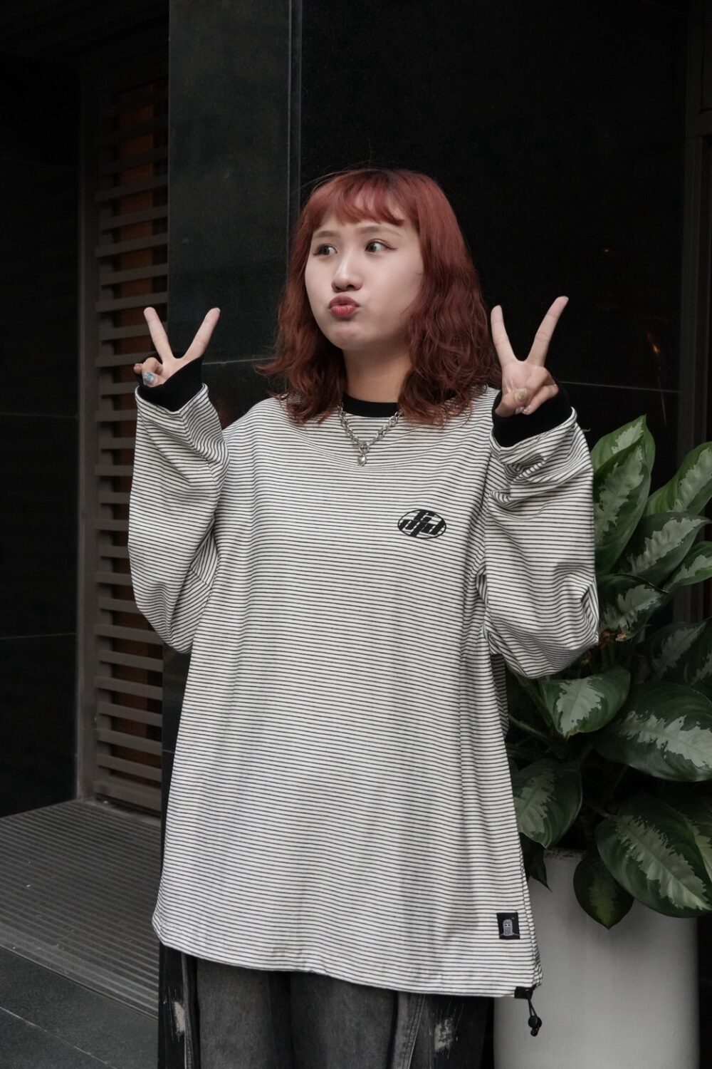 背大圖條紋長TEE