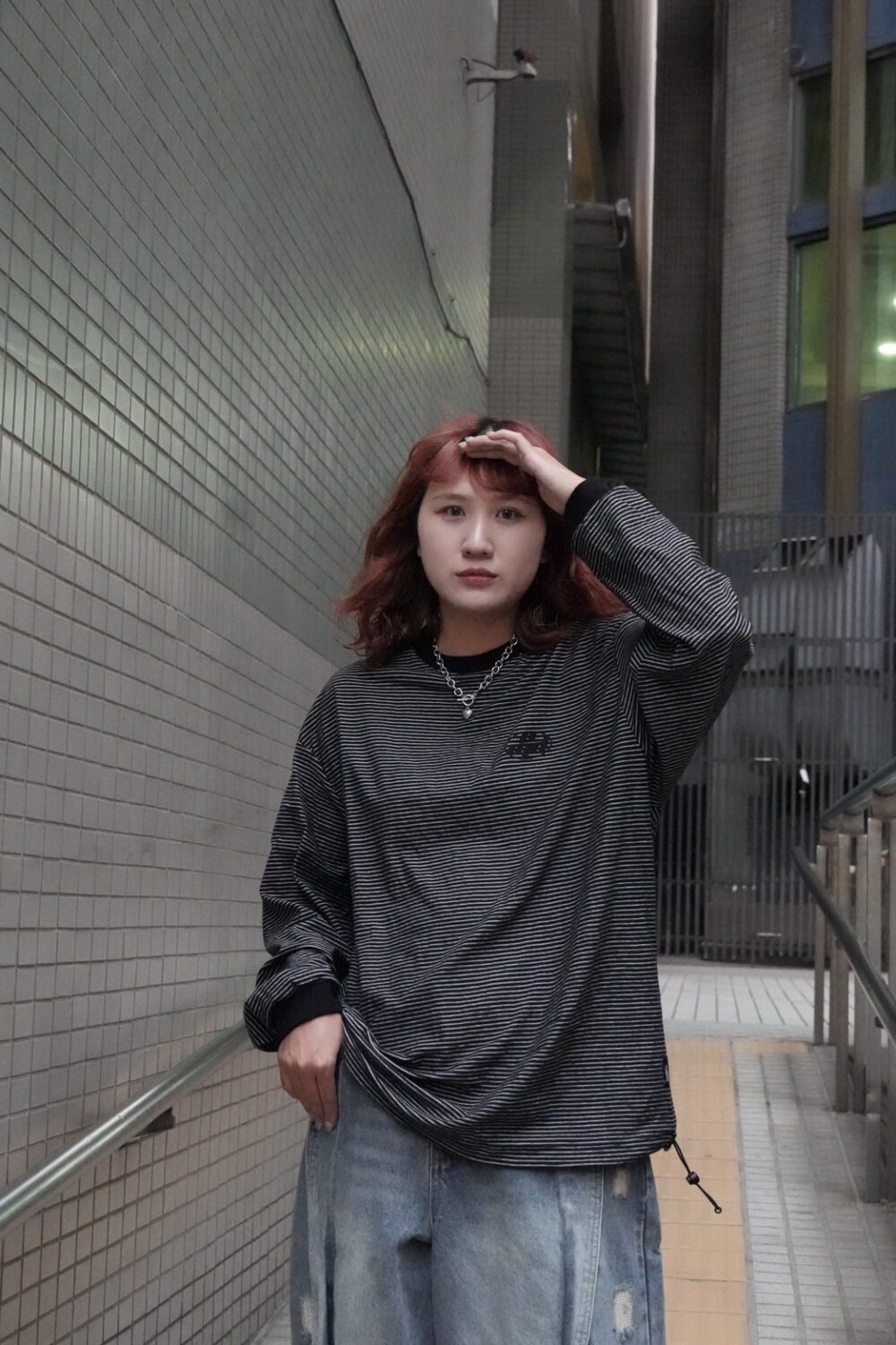 背大圖條紋長TEE