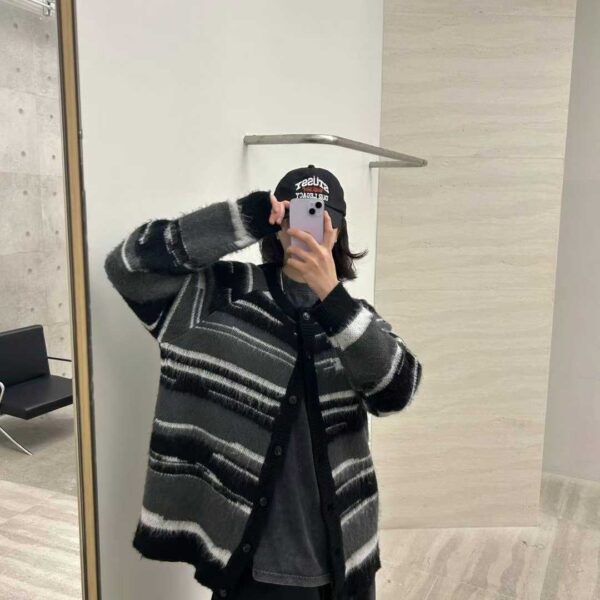 條紋漸層針織外套